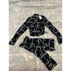 KToo Black and white long sleeve Outfit size large